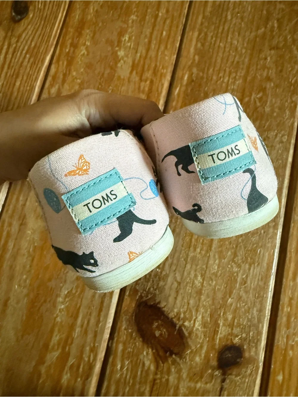 Toms Shoes